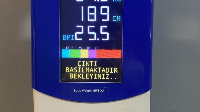 Metre kesin olarak boyu 2 cm eksik ölçüyor ama eczanede ölçülemedim hiç o aleti nerde bulcam?