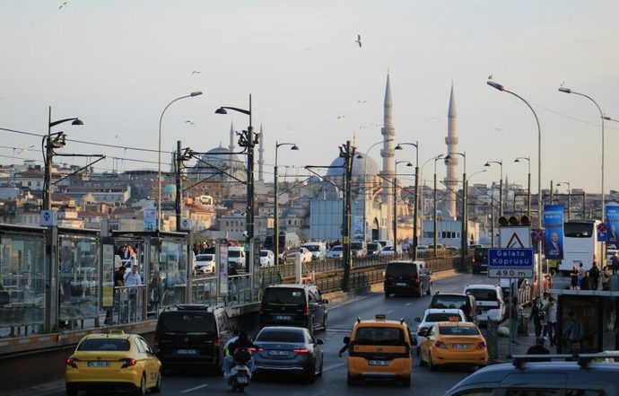 İstanbulda 6.2 büyüklüğünde şiddetli deprem oldu! Depremde nerdeydiniz?