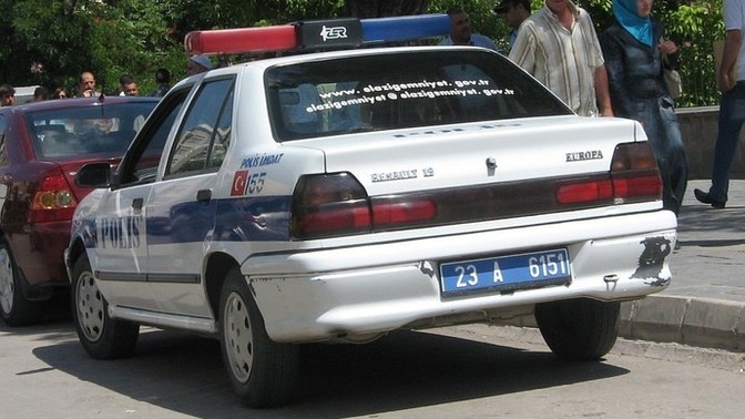 Eskiler den en çok sevdiğiniz polis arabası nedir hangisi?