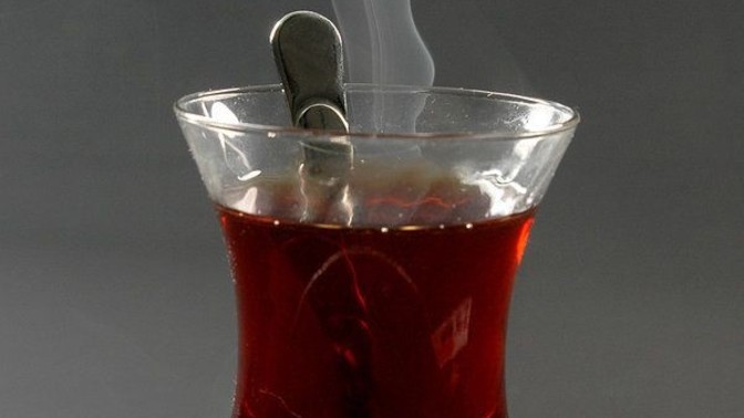 Saç tıraşı oldum banyo yaptım çekirdek çitledim üzerine içecek olarak çay keyfi güzel olur değil mi?