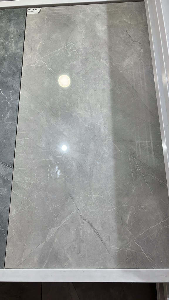 Mutfak fayansı için üstteki mi alttaki mi?