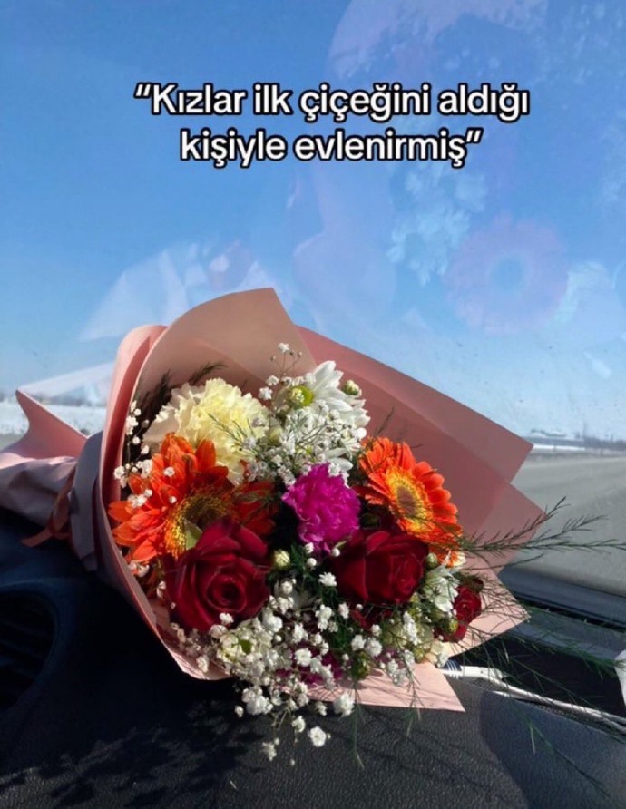 Kızlar kaçıncı çiçeğinizi aldınız?