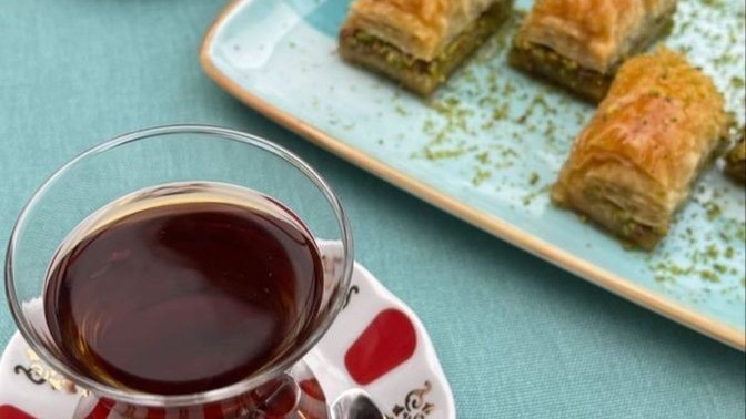 Şu anda çay olsa yanında ne güzel giderdi?