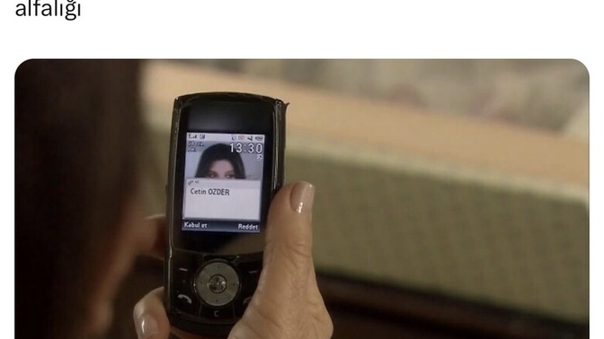 Telefon ekranına kendi fotoğrafını duvar kağıdı yapan insanlar hakkında ne düşünüyorsunuz?