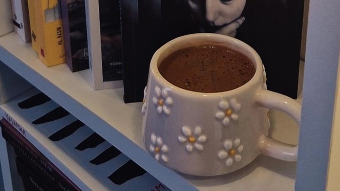 Ömür boyu ya kahve içmeyeceksin ya da çikolata yemeyeceksin, hangisini seçerdin?