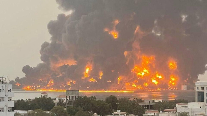 Yemendeki Husiler, İsrailin hava üssünü balistik füzeyle vurdu! Neden diğer ülkeler Yemen kadar cesaretli değil?