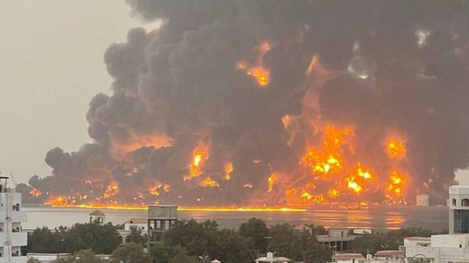 Yemen'deki Husiler, İsrail'in hava üssünü balistik füzeyle vurdu! Neden diğer ülkeler Yemen kadar cesaretli değil?