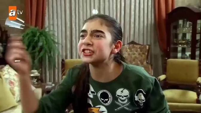 "Ne yapıyorsun?" sorusuna, "Kime?" diyen kızdan olur mu?