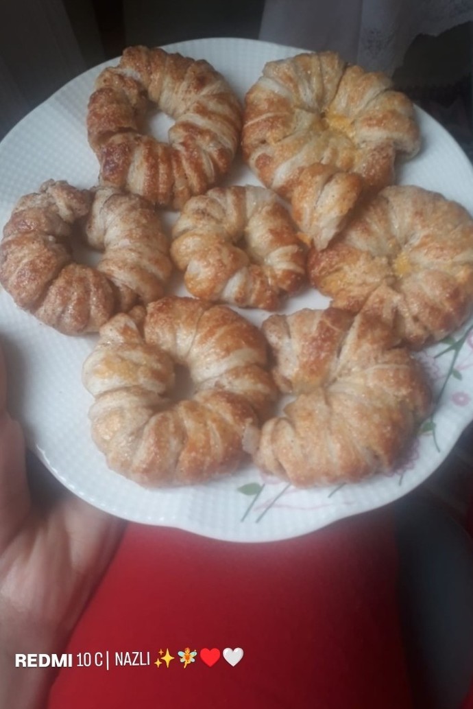 Bir bardak çay olsaydınız arkadaşınız bu Elmalı kurabiye olur muydu 🤌🍪🥐?