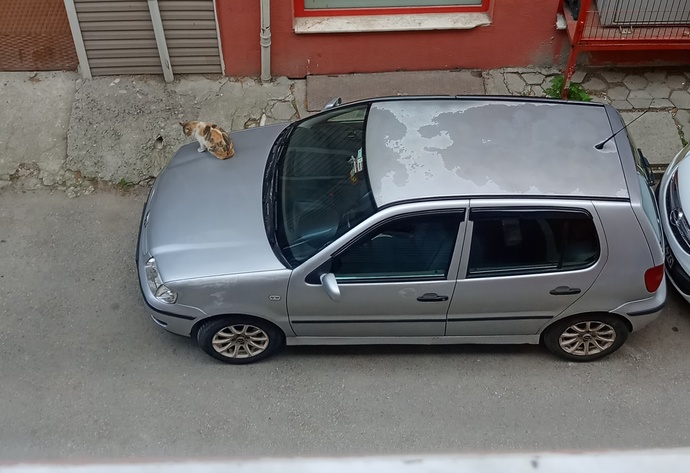 Şu anki arabam 2001 VW Polo 6N2... Boyaya ve tadilata 70 bin TL istediler, yaptıramadım.