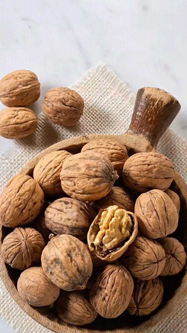 Market cevizi mi, köyden gelen doğal ceviz mi tadı, yağı ve kokusu sizce ne kadar fark ediyor?