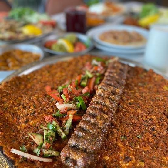 Lahmacun Arası Adana Dürüm (AdMacun) Yemek İster Miydiniz?