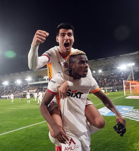 Moratanın takımda kalma şartı, Osimhen ayrılırsa üst düzey bir forvet transferi yapılmaması. Sizce Morata kalmalı mıdır?
