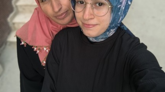 Her saniyenizde yanınızda olan kim?
