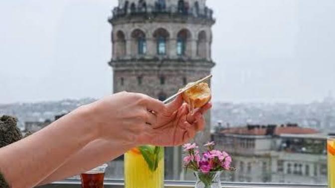 Galata kulesine karşı kahvaltı yapma fikri nasıl sizce?