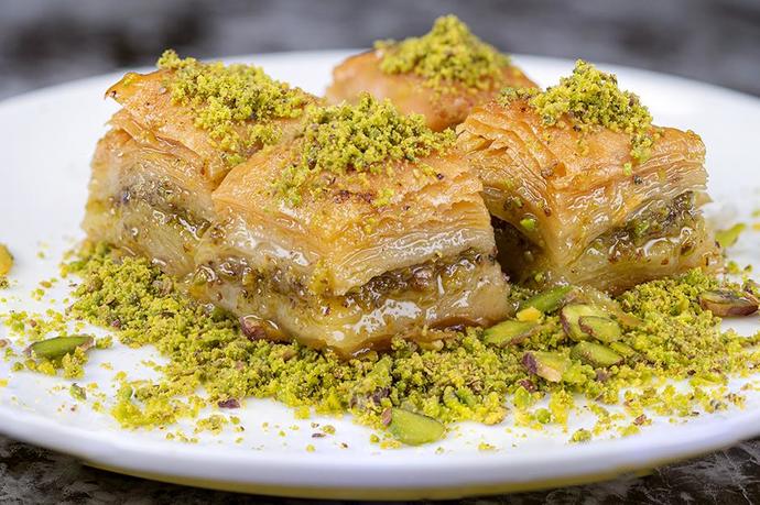 Cevizli baklava mı Antep fıstıklı baklava mı?