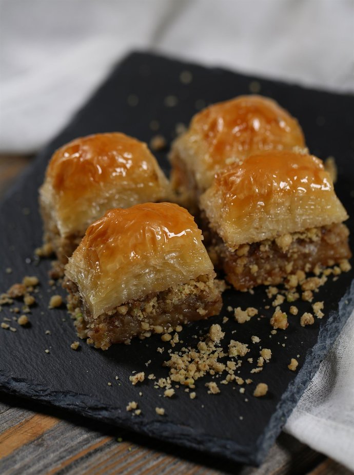 Cevizli baklava mı Antep fıstıklı baklava mı?