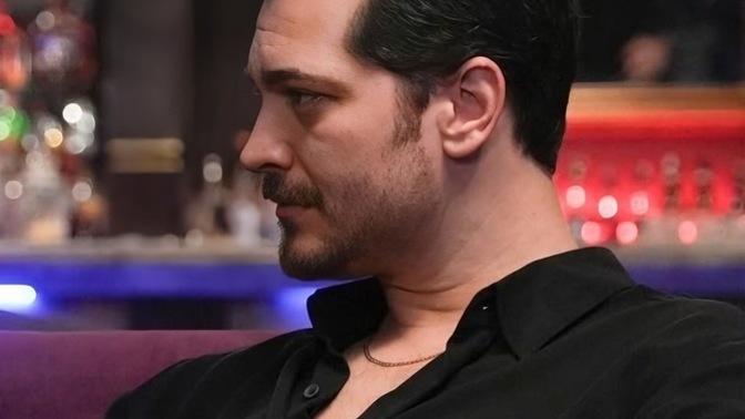 Çağatay Ulusoy’un yeni dizisi Eşref Rüya’yı izleyen var mı?