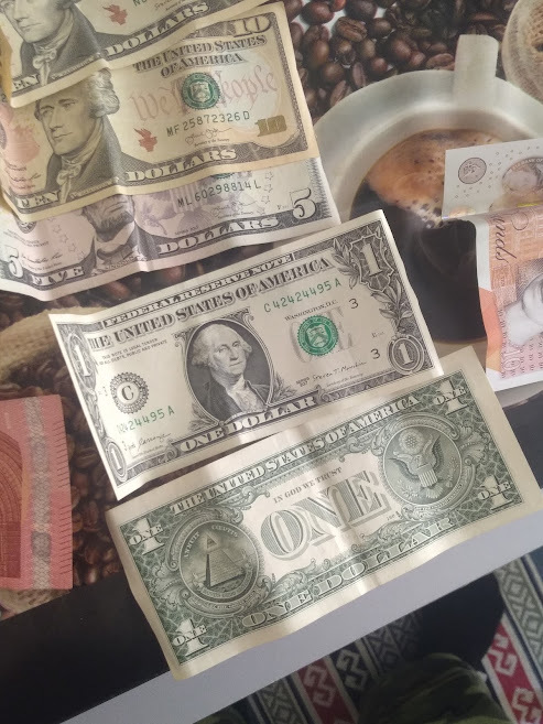 1 $ Sırrı Piramit Üçgen Göz İşareti İlluminati Cemiyeti Özellikle Amerika Bölgelerinde Farklı Cemiyetler Varmış Doğru Mu?