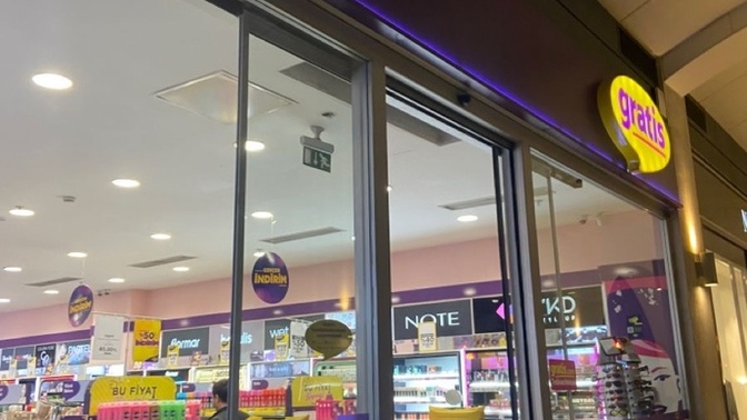 Gratis maaşları ne kadar? çalışan arkadaşlar var mı?