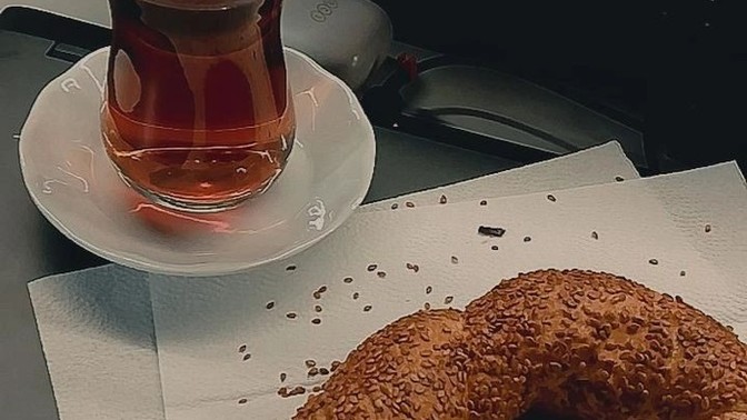 Simitin ortası boşsa, neden tam parayla satılıyor?