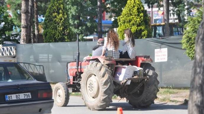 Traktöre bindinizmi hiç?