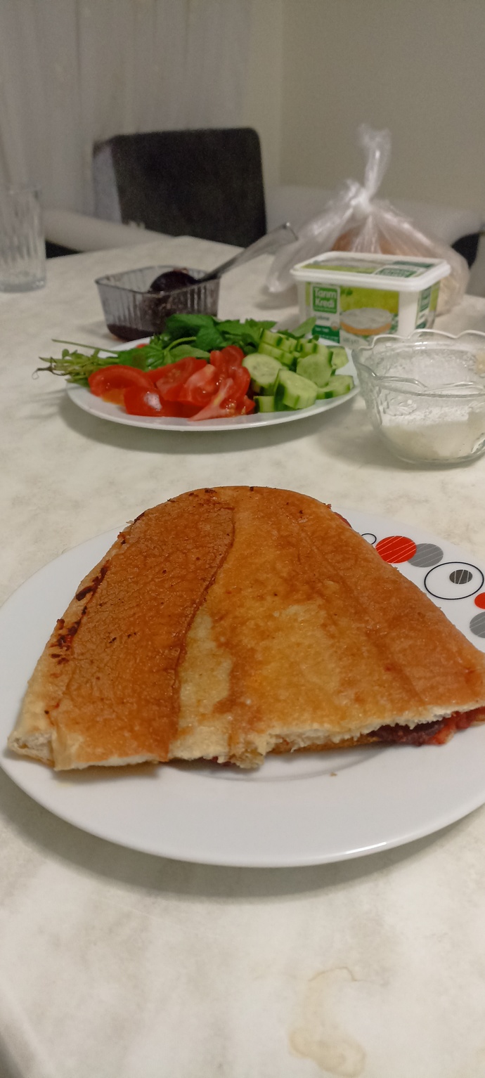 Gece yemeği yer misiniz?