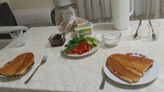 Gece yemeği yer misiniz?