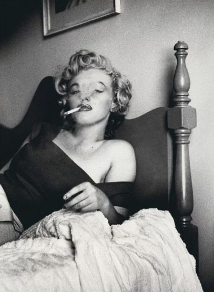 Marilyn Monroe 🚬🥂