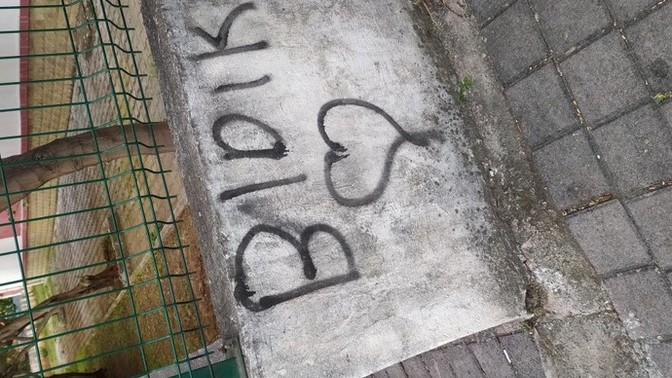 Sizin de elinizi başkası tutabilir mi arkadaşlar?