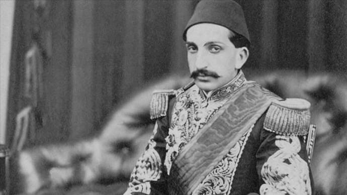 2nci Abdülhamidin torunlarından miras talebi: Kabataş ve Galatasaray Adası listede Sizce miras olarak verilmeli mi?