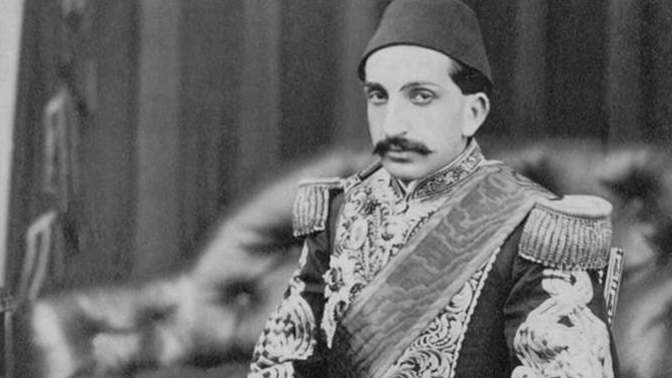 2'nci Abdülhamid'in torunlarından miras talebi: "Kabataş ve Galatasaray Adası listede" Sizce miras olarak verilmeli mi?