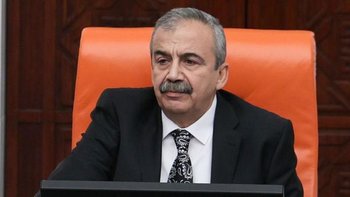 Sırrı Süreyya Önder hayatını kaybetti ani ölümler hepimizi şaşırtmıyor mu?
