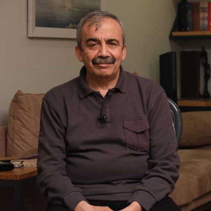 Sırrı Süreyya Önder öldü. Ne düşünüyorsunuz?