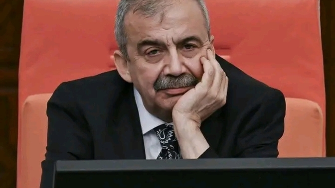 Sırrı Süreyya Önder öldü ne düşünüyorsunuz?