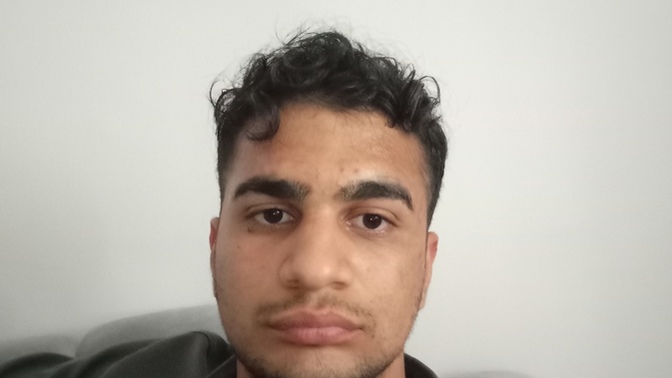 Beni beğenen kız olur mu sizce kızlar bana bakmamakta haklımı?