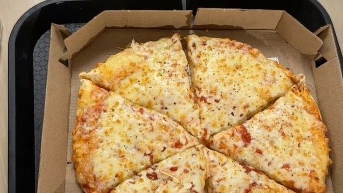 Pizzanın yanında verilen baharatı kullanıyor musunuz?