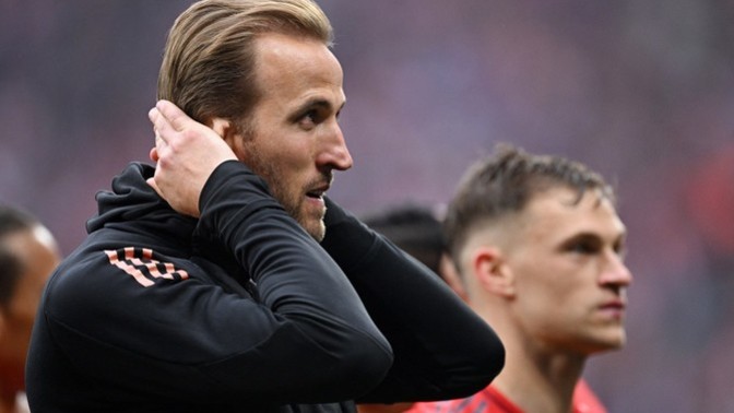 Harry Kane, önde oldukları maçta şampiyonluk kutlamaya sahaya indiği esnada takımı gol yedi. Bu nasıl bir cenabetlik?