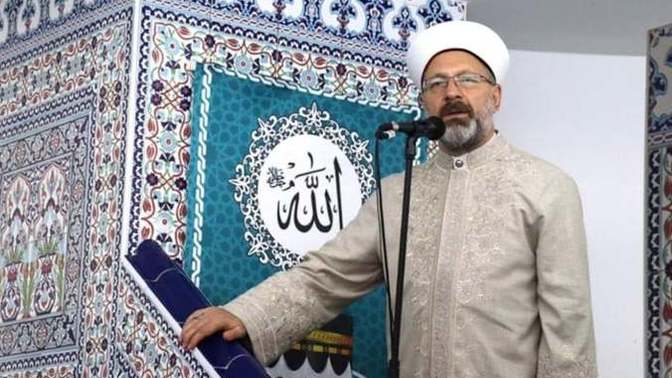 Hutbe yolda değişti: Türkiye'de başka, orada başka okundu! Ne düşünüyorsunuz?