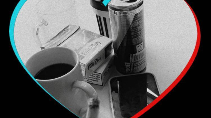 Herkes beni mutlu sanıyor ama bu benim gerçek halim.. Depresyondayım çünkü içimdeki sızı çok ağır geliyor. Ya sen nasılsın?