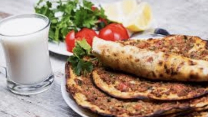 Sizce Lahmacunun Yanında En İyi Ne Gider?