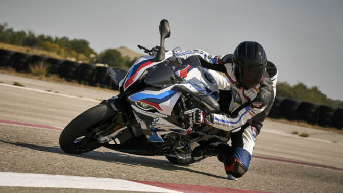 Mutlu bir evlilik mi yoksa BMW M 1000 RR mı?
