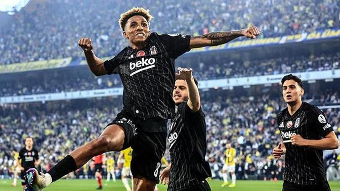 Fenerbahçe 0 - Beşiktaş 1... Kartal Kadıköy'de yüksek uçtu ve rakibinin şampiyonluk şansını bitirdi! Maçı nasıl buldunuz?