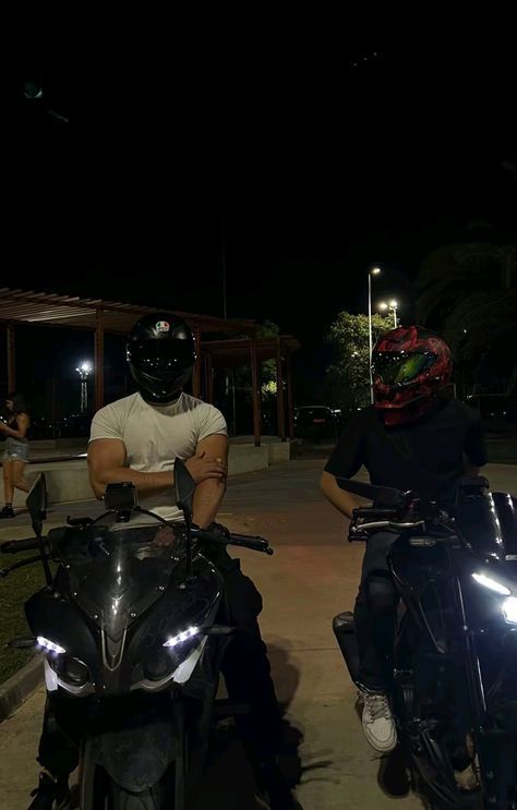 Motor sürmek mi zevkli, yoksa arkaya binmek mi zevkli?