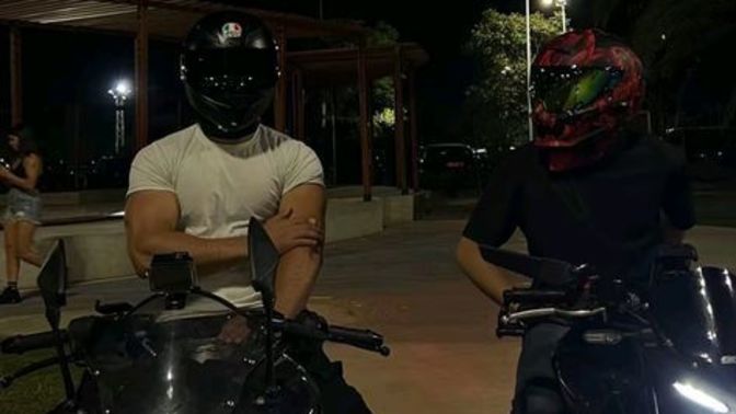 Motor sürmek mi zevkli, yoksa arkaya binmek mi zevkli?