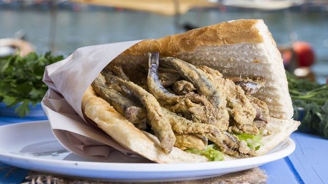 İstanbula yolunuz düştüğün de, ya da orada yaşayanlar balık ekmek yiyor musunuz?