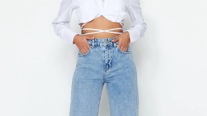 Açık renk kot pantolon mu yoksa koyu renk kot pantolon mu daha güzel?