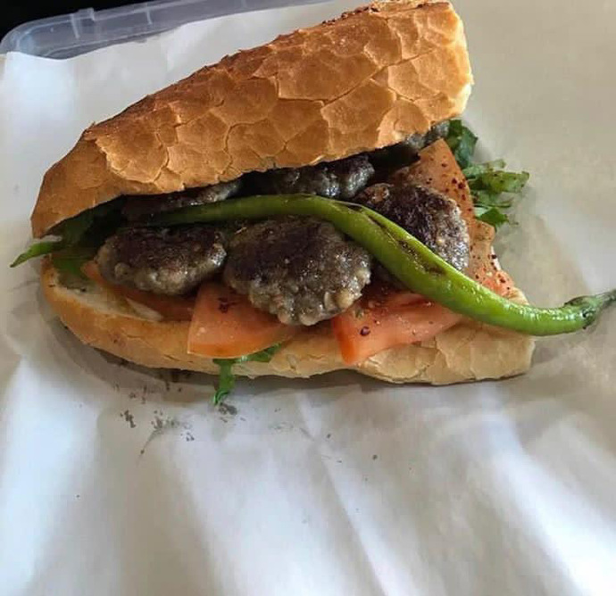 Köfte ekmek mi/ balık ekmek mi?