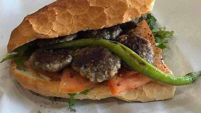 Köfte ekmek mi/ balık ekmek mi?
