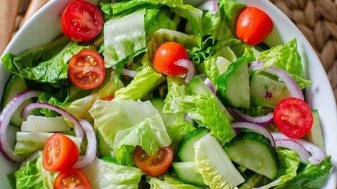 Yemeklerin yanında gözünüz salata arar mı?